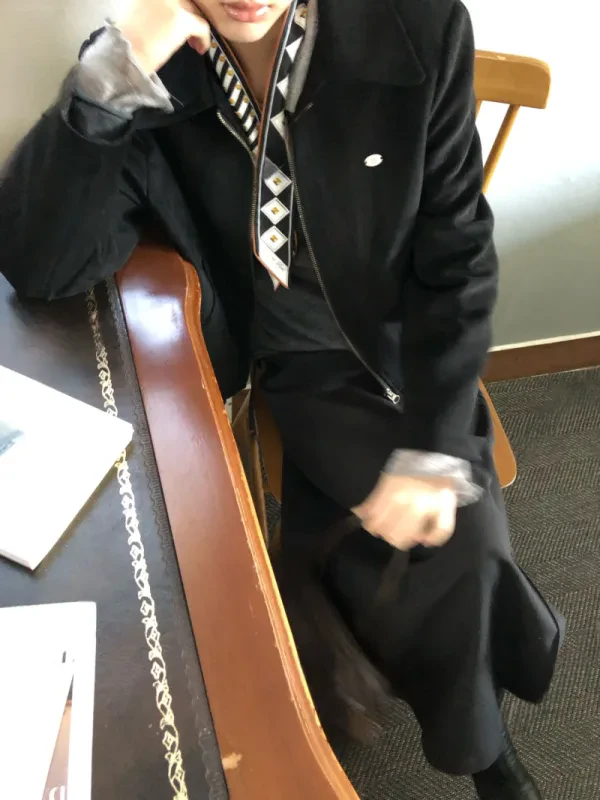 霧感麂皮翻領短版外套