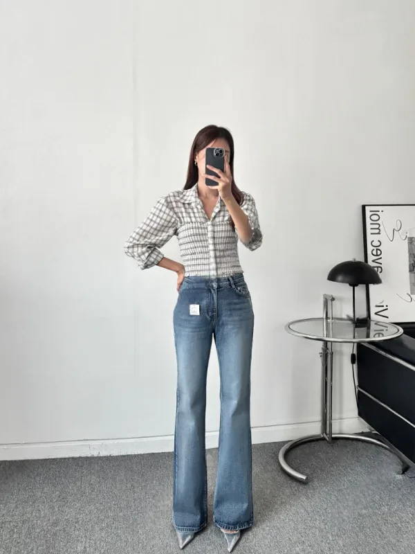 復古洗色高腰微喇牛仔褲